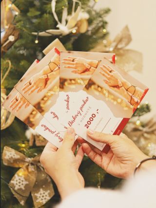 Všechny zásilky s garancí doručení do Vánoc jsou zabalené a už míří k tobě 🎄🤍 ufffff 🥹 To ale neznamená, že už nebalíme....